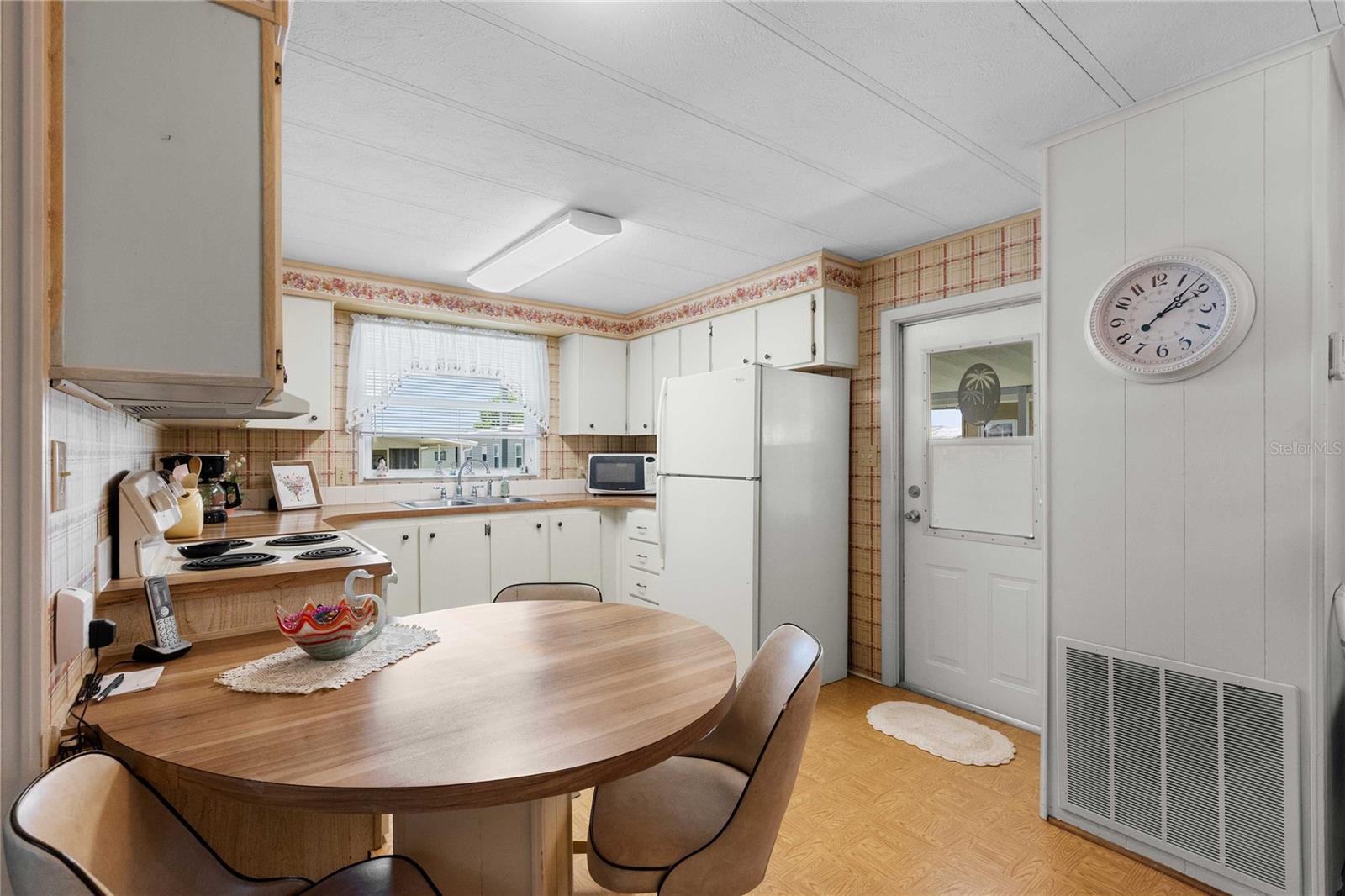 OAKS ROYAL MOBILE HOME SUB - Residential
