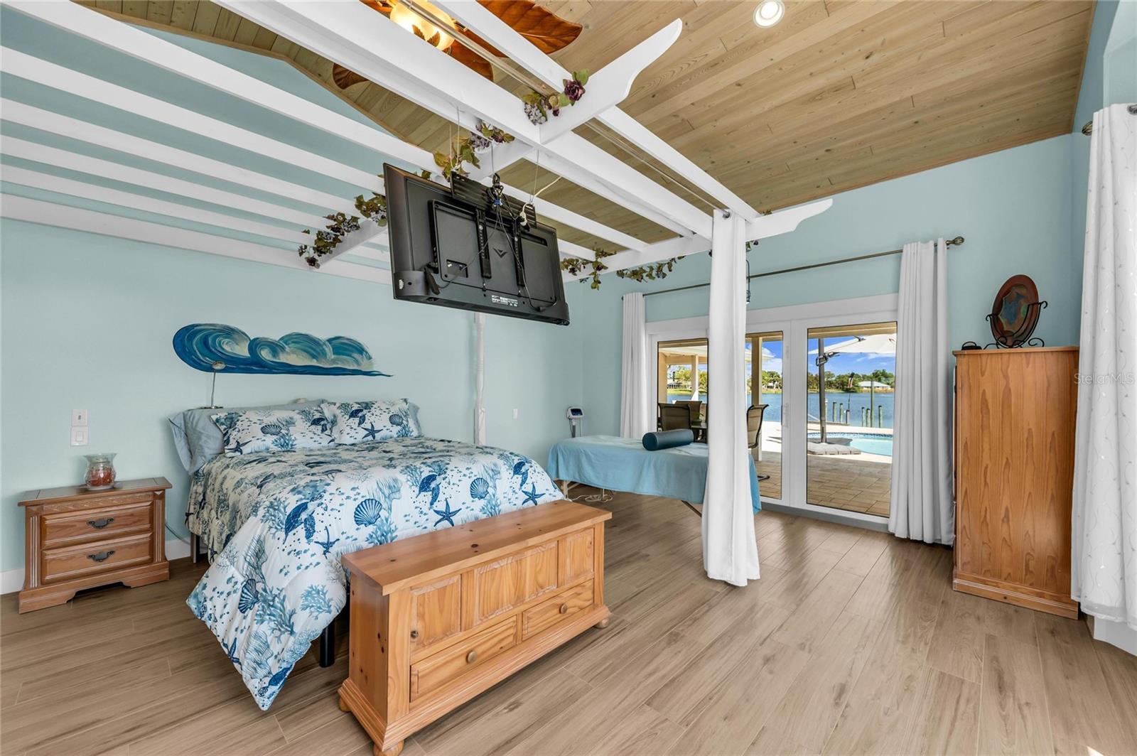 ENGLEWOOD FARM ACRES - Residential