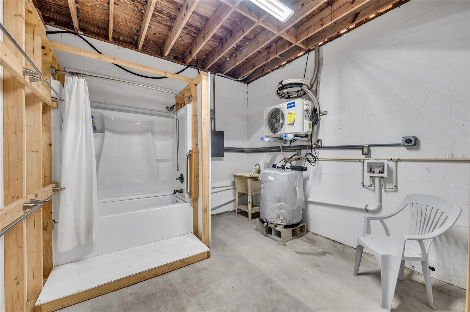 ENGLEWOOD FARM ACRES - Residential