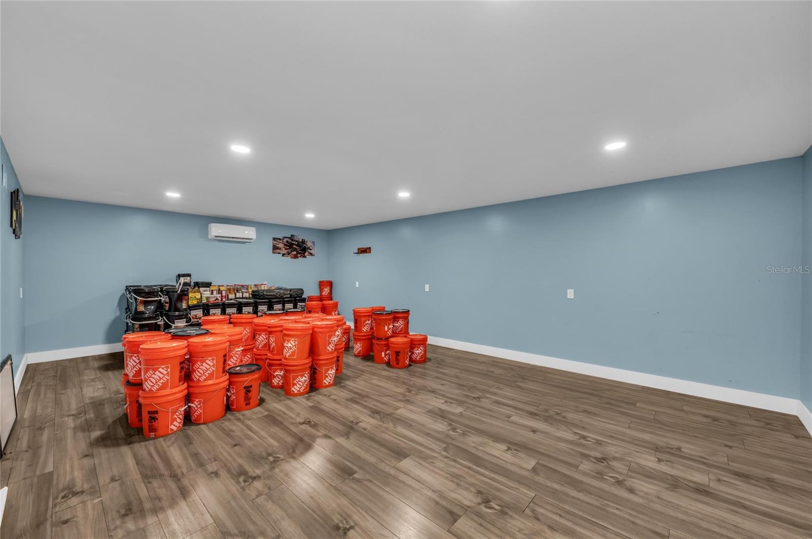 ENGLEWOOD FARM ACRES - Residential