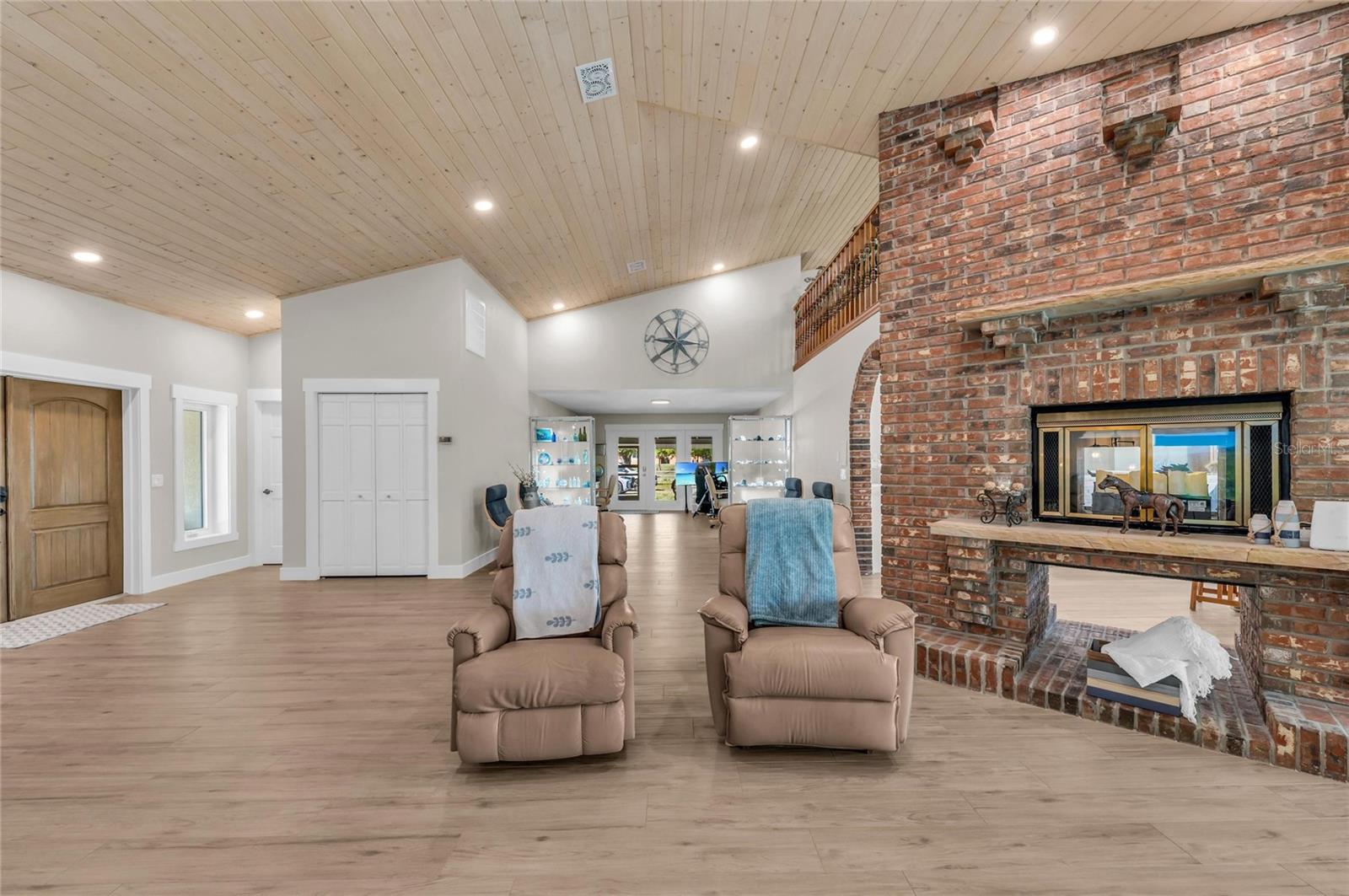 ENGLEWOOD FARM ACRES - Residential