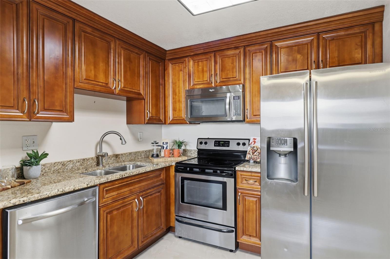 RAINTREE VILLAGE CONDO N - Residential