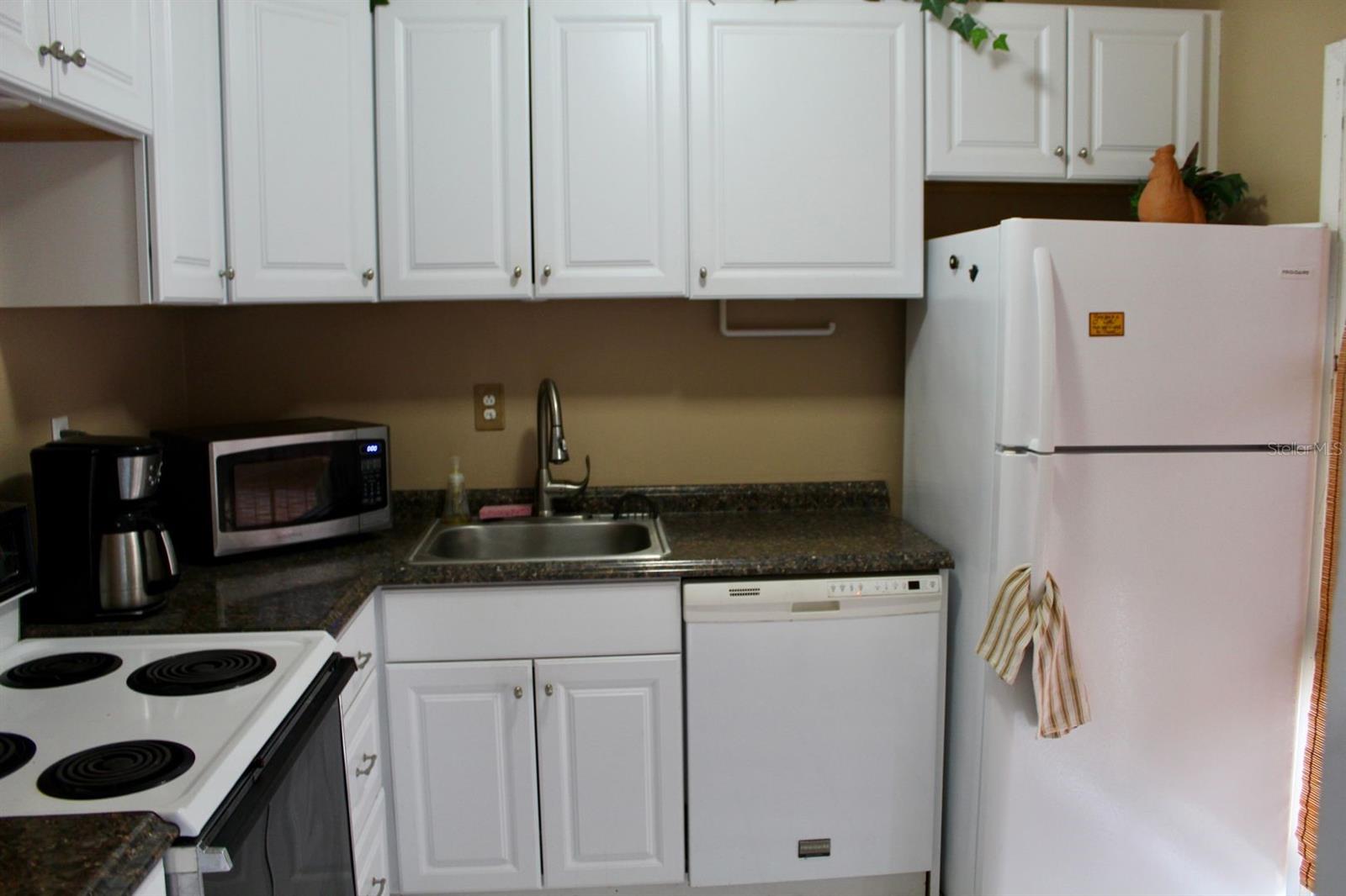 RIVER HOUSE - Residential Lease