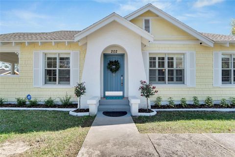 A home in LAKELAND