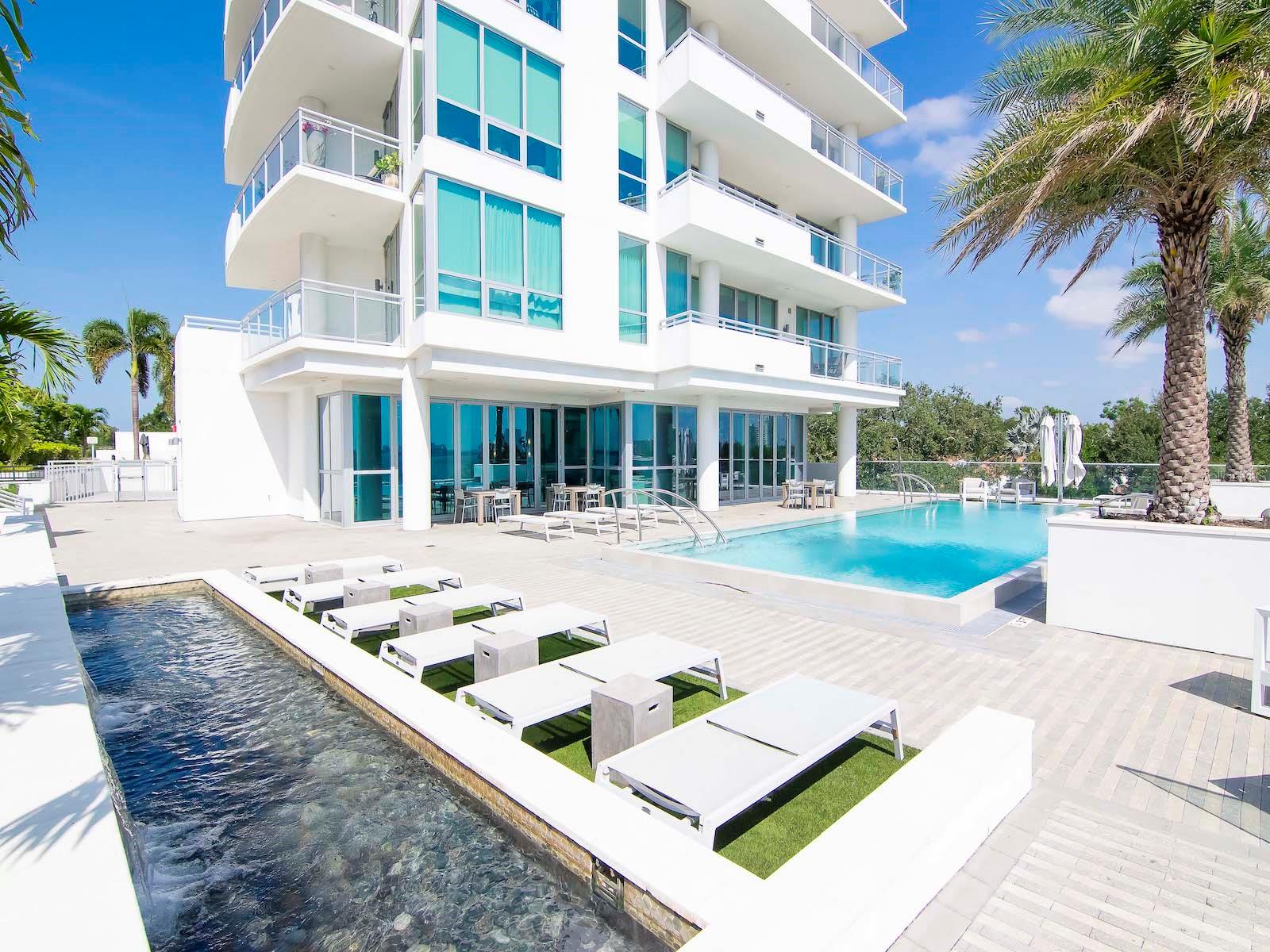 VIRAGE BAYSHORE - Residential