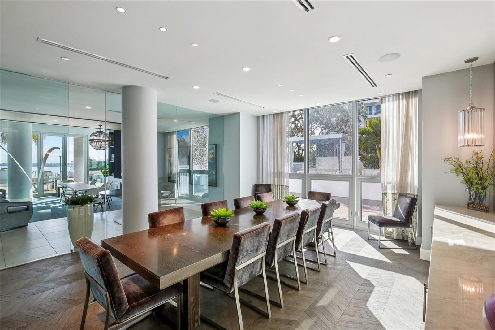 VIRAGE BAYSHORE - Residential