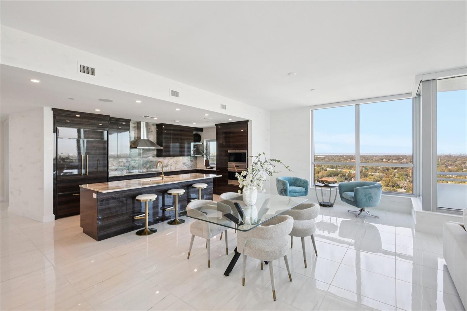 VIRAGE BAYSHORE - Residential