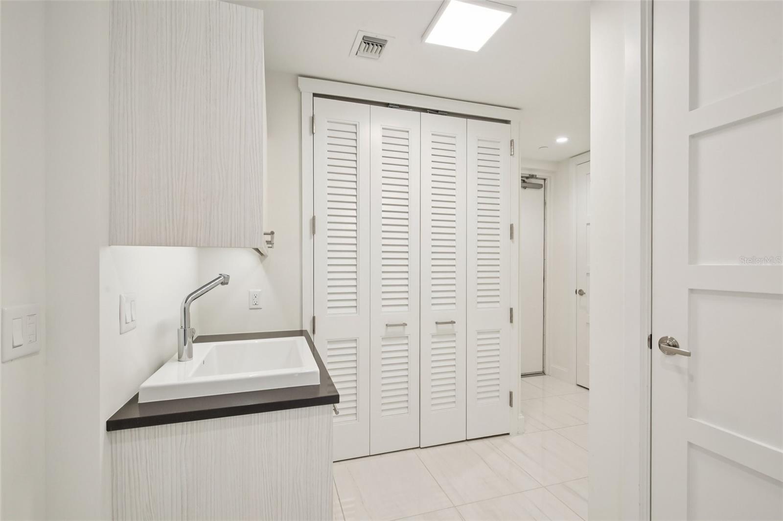 VIRAGE BAYSHORE - Residential