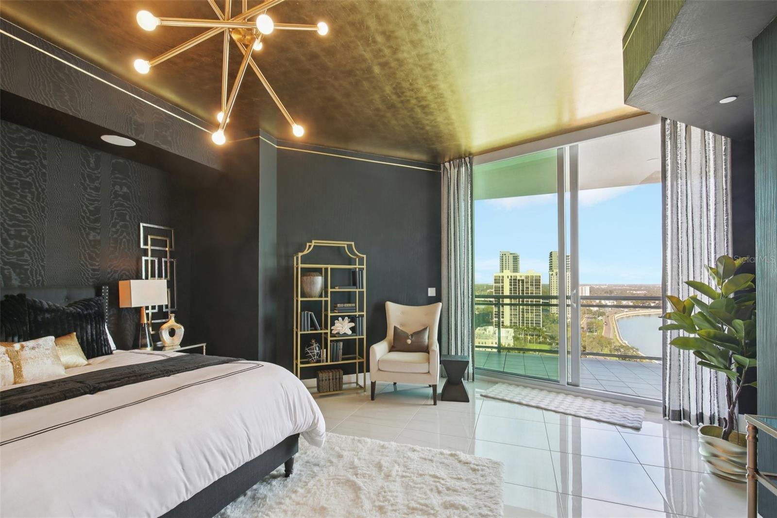 VIRAGE BAYSHORE - Residential