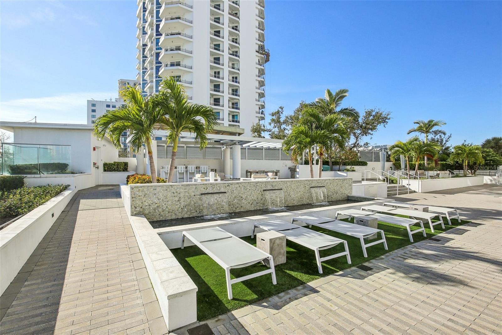VIRAGE BAYSHORE - Residential