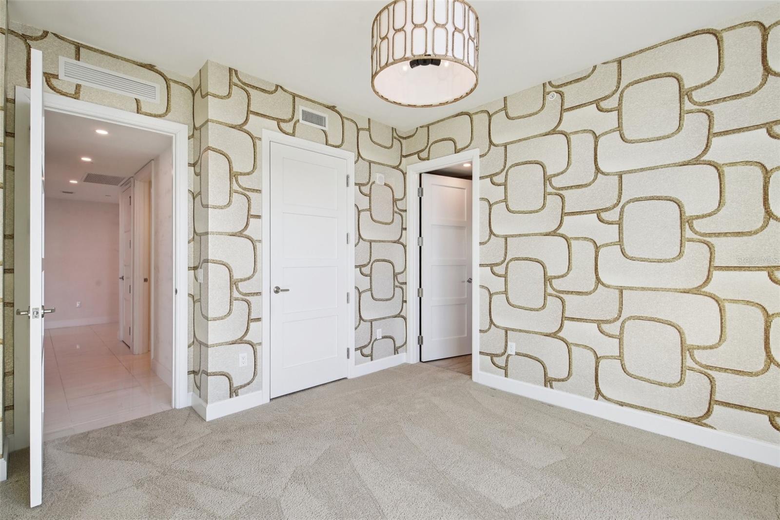 VIRAGE BAYSHORE - Residential