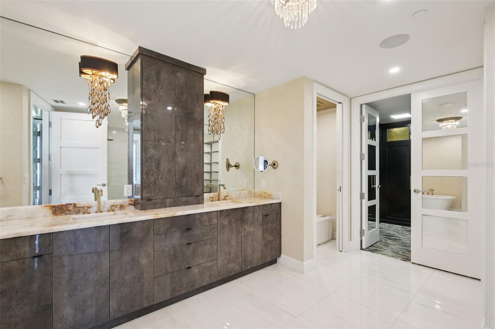 VIRAGE BAYSHORE - Residential