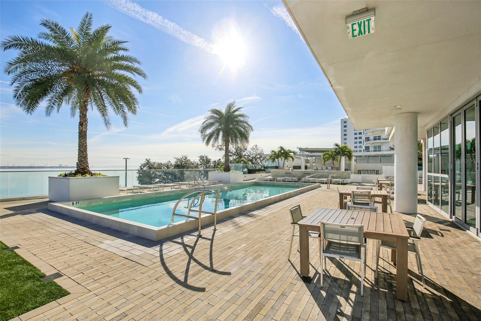 VIRAGE BAYSHORE - Residential