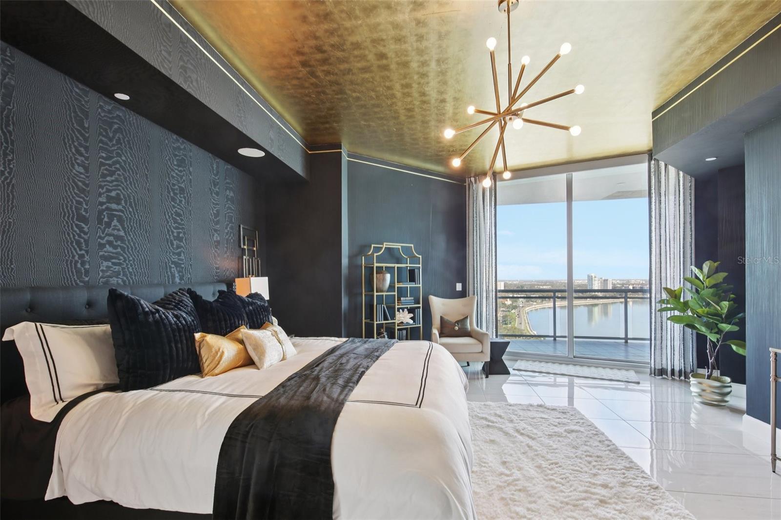 VIRAGE BAYSHORE - Residential