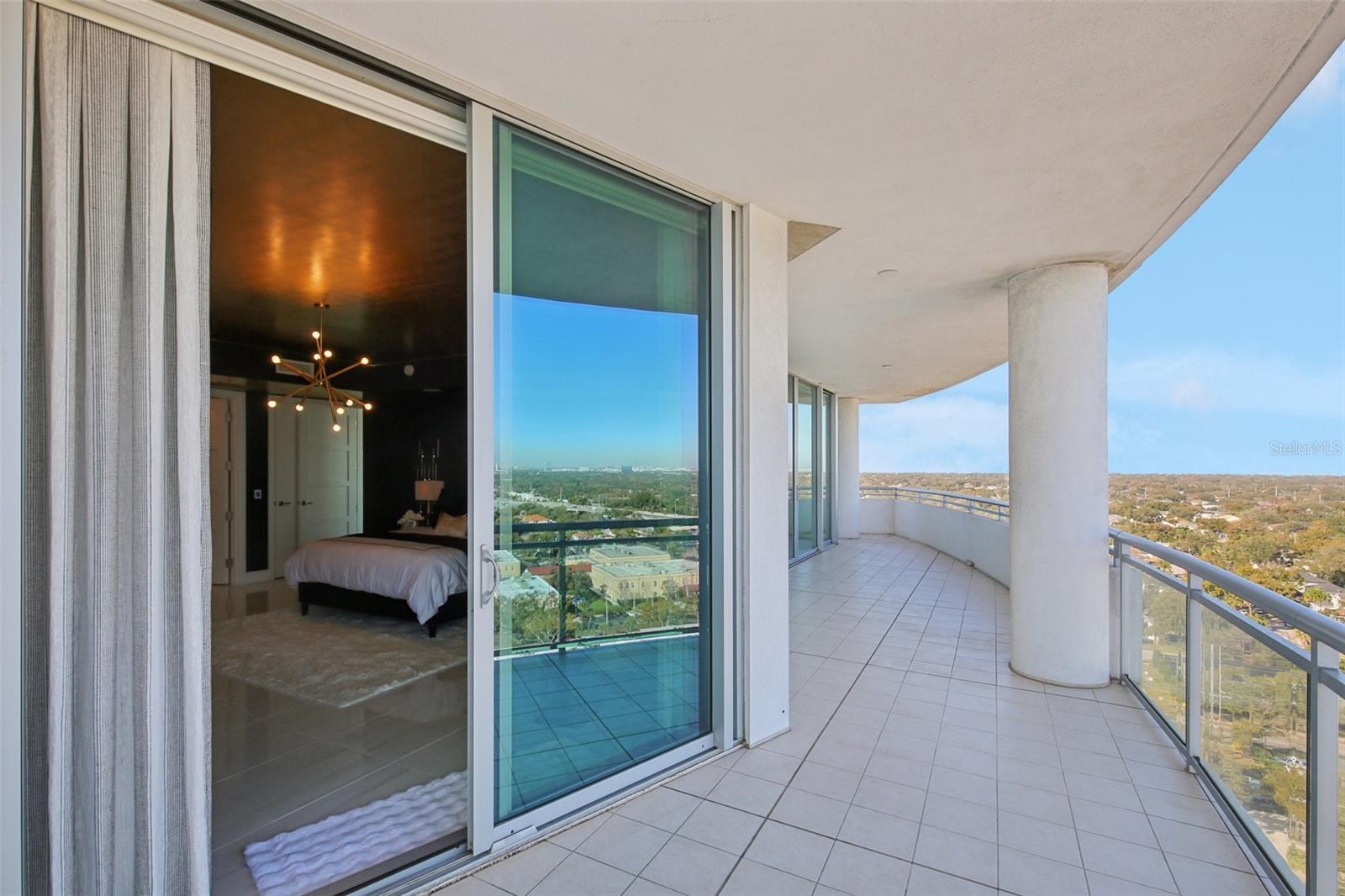 VIRAGE BAYSHORE - Residential