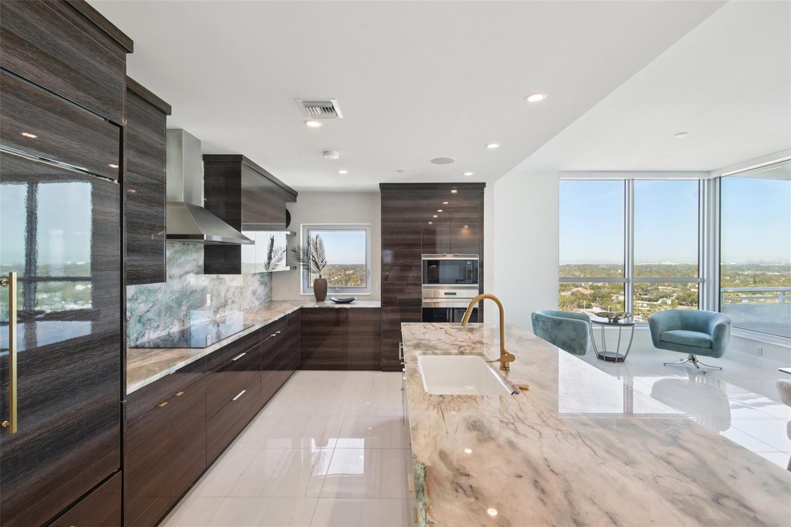 VIRAGE BAYSHORE - Residential