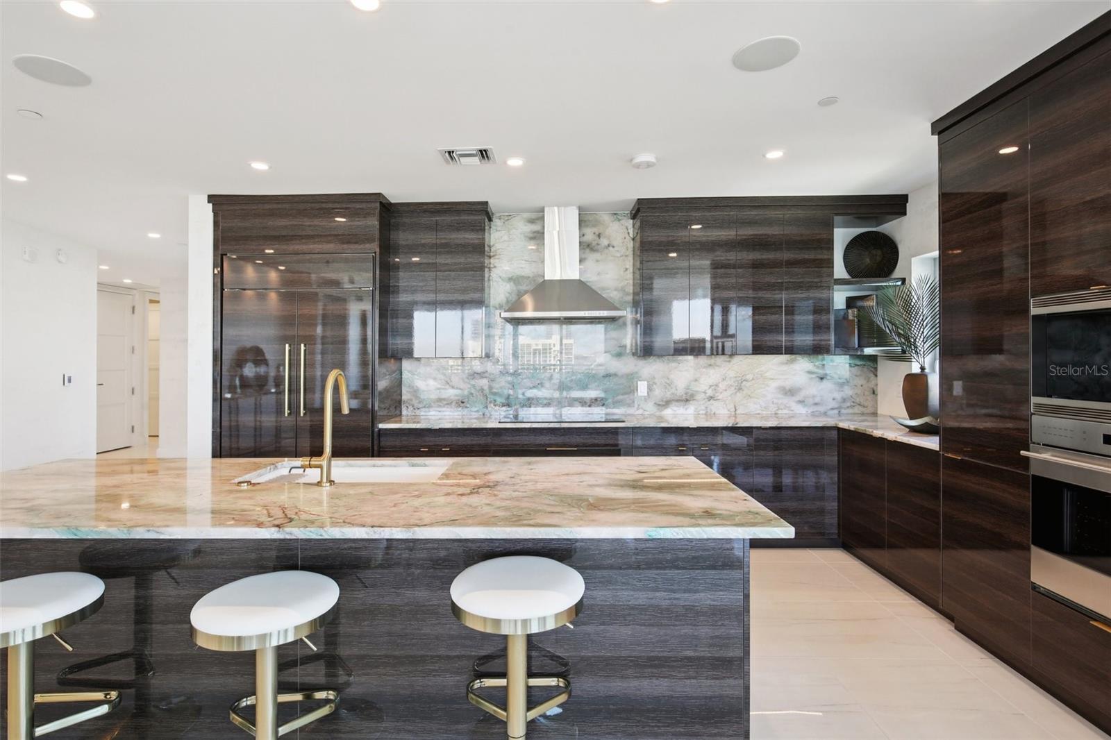 VIRAGE BAYSHORE - Residential