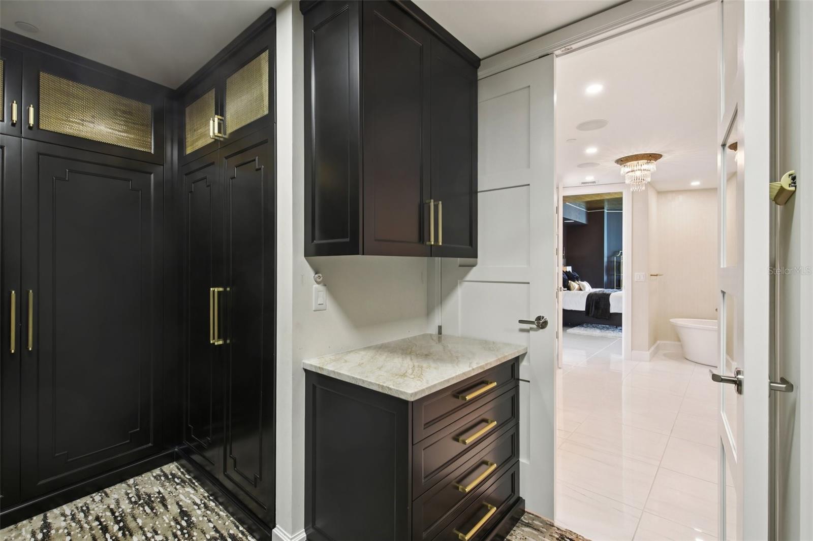 VIRAGE BAYSHORE - Residential