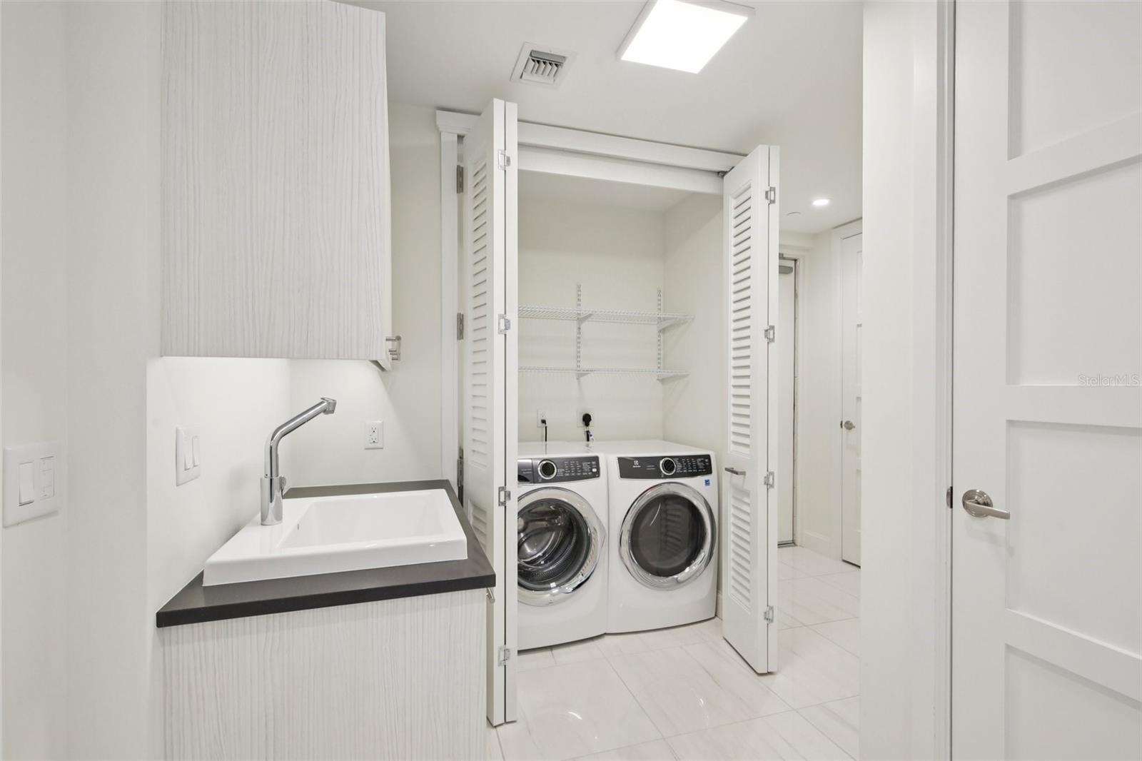 VIRAGE BAYSHORE - Residential