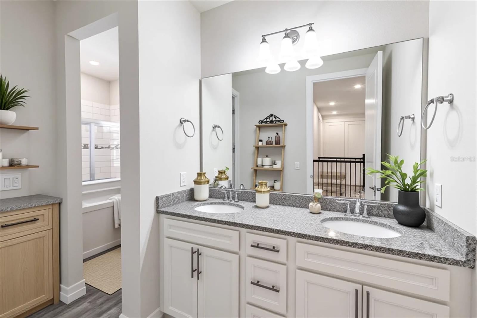 LAKE EMMA SOUND - Residential