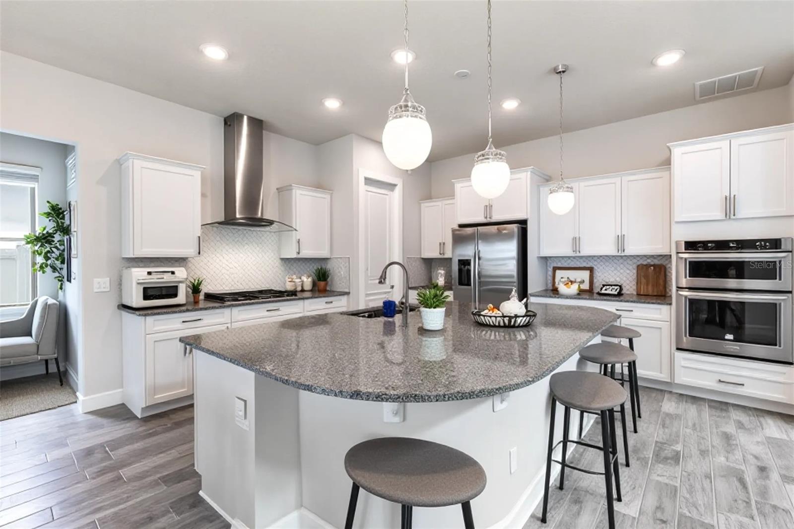 LAKE EMMA SOUND - Residential