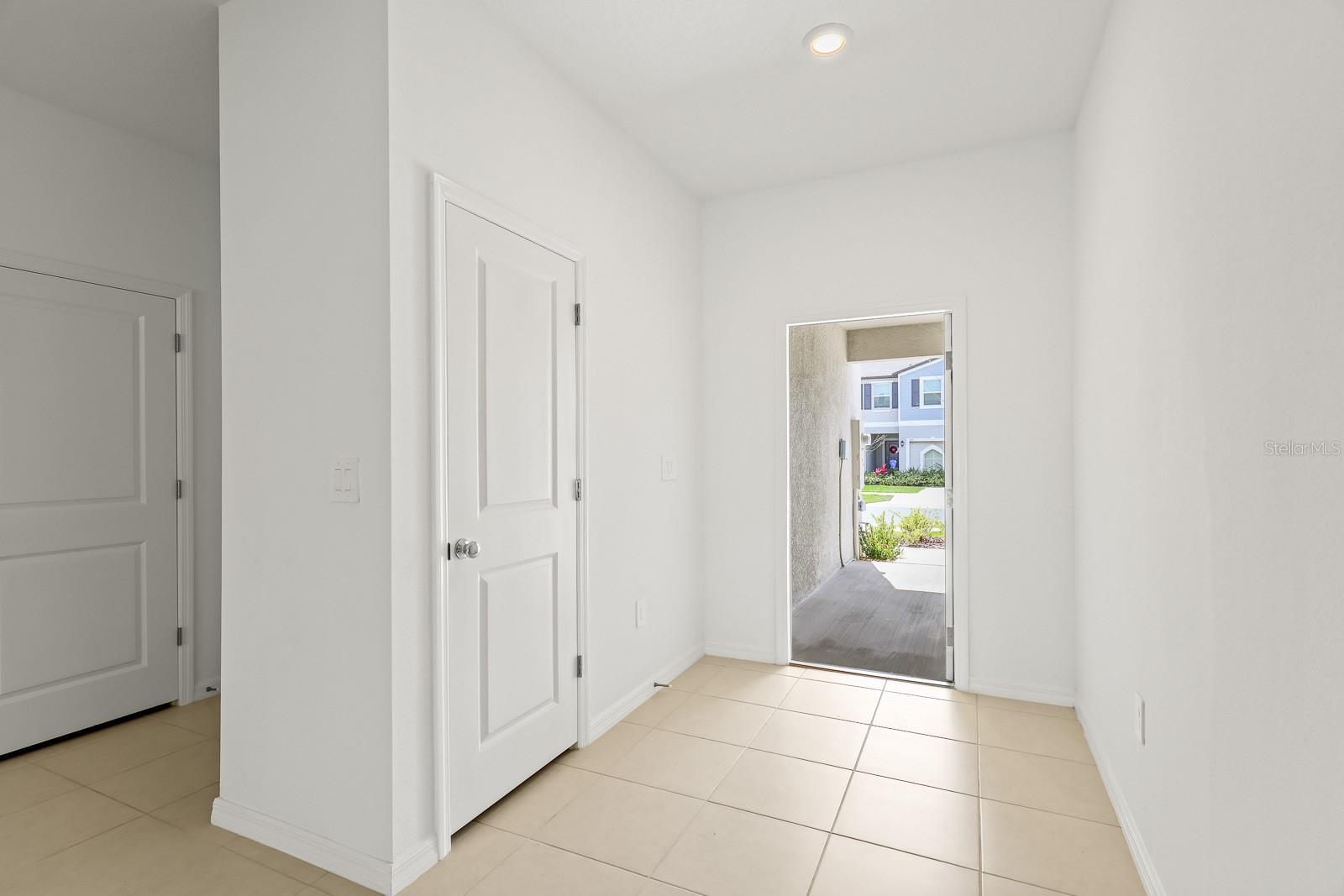 SOUTH SHORE POINTE - Residential Lease