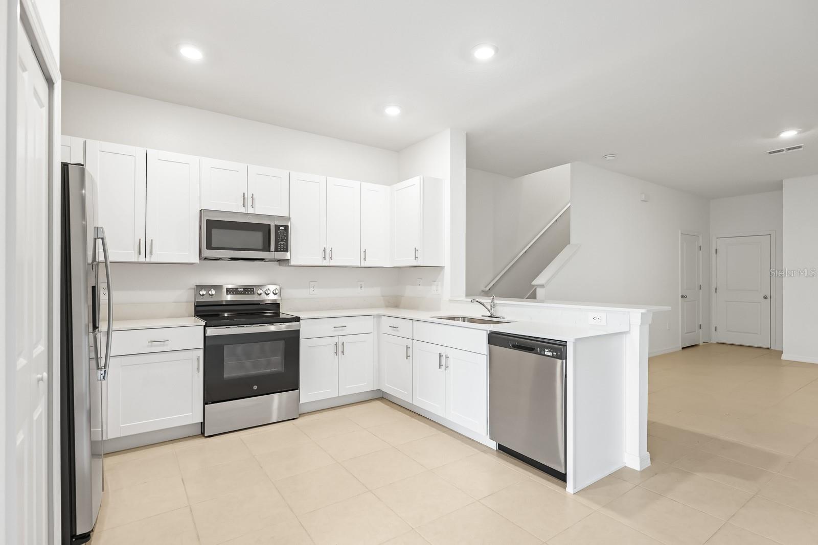 SOUTH SHORE POINTE - Residential Lease