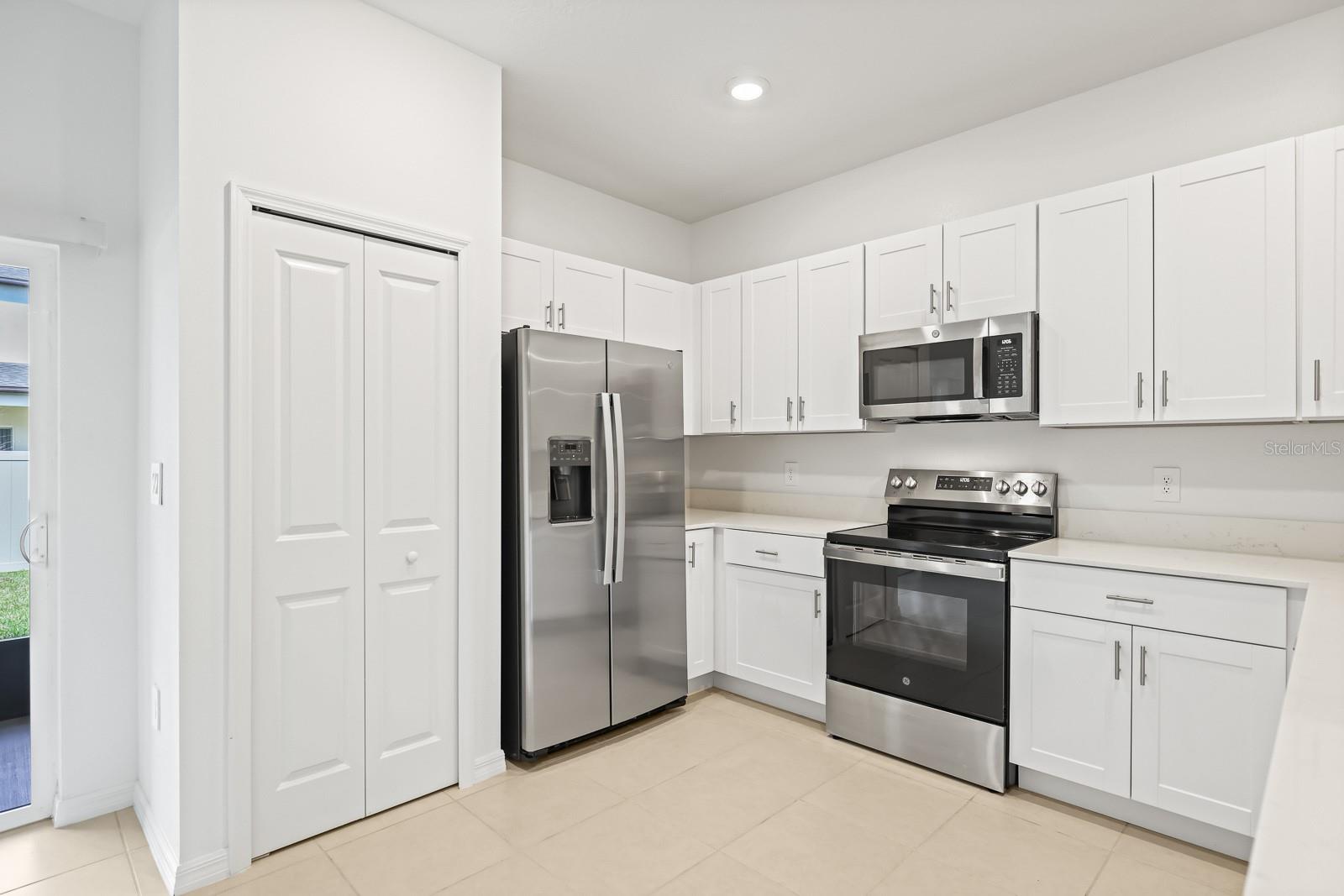 SOUTH SHORE POINTE - Residential Lease