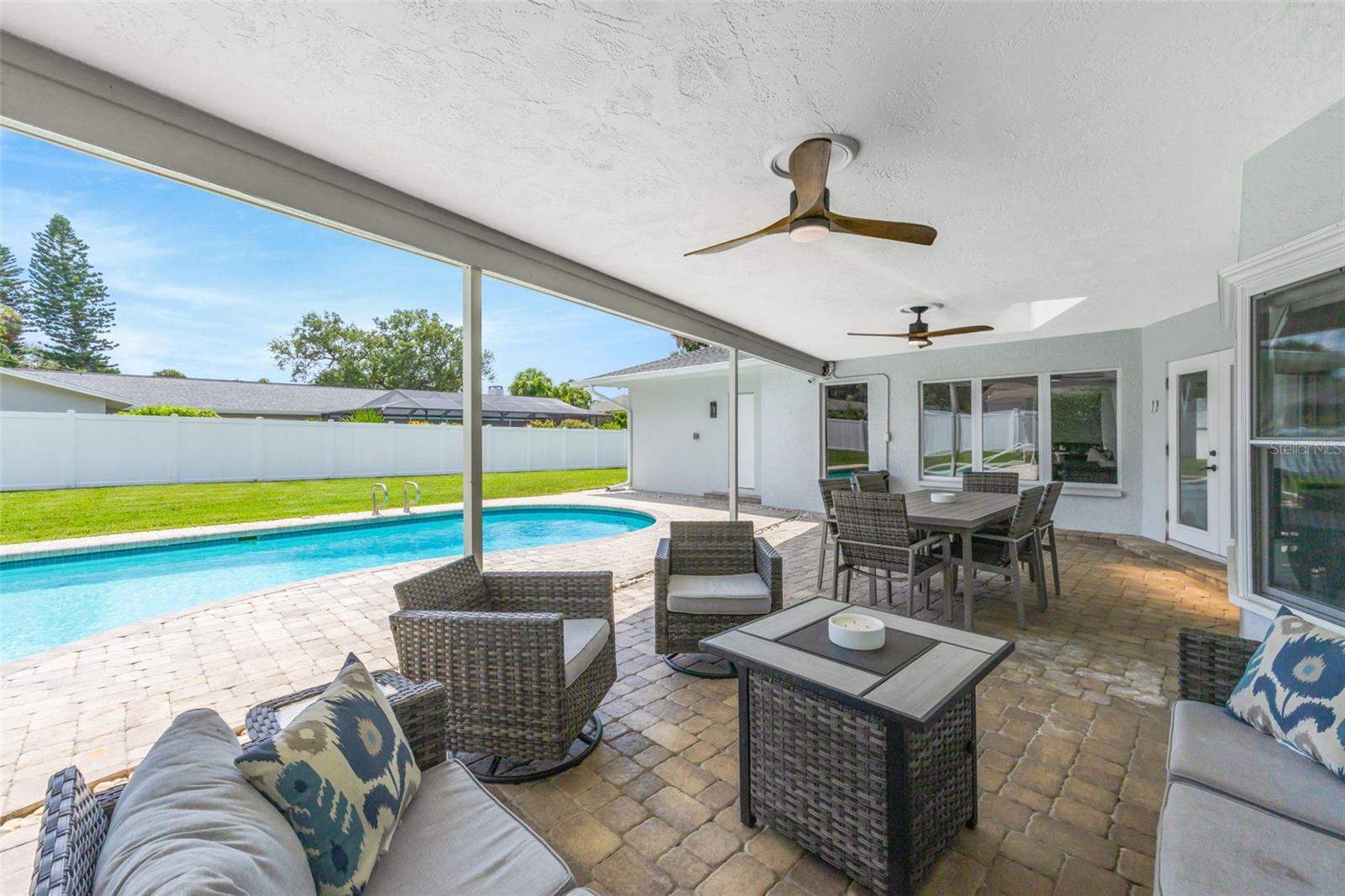2339 KINGS POINT DRIVE