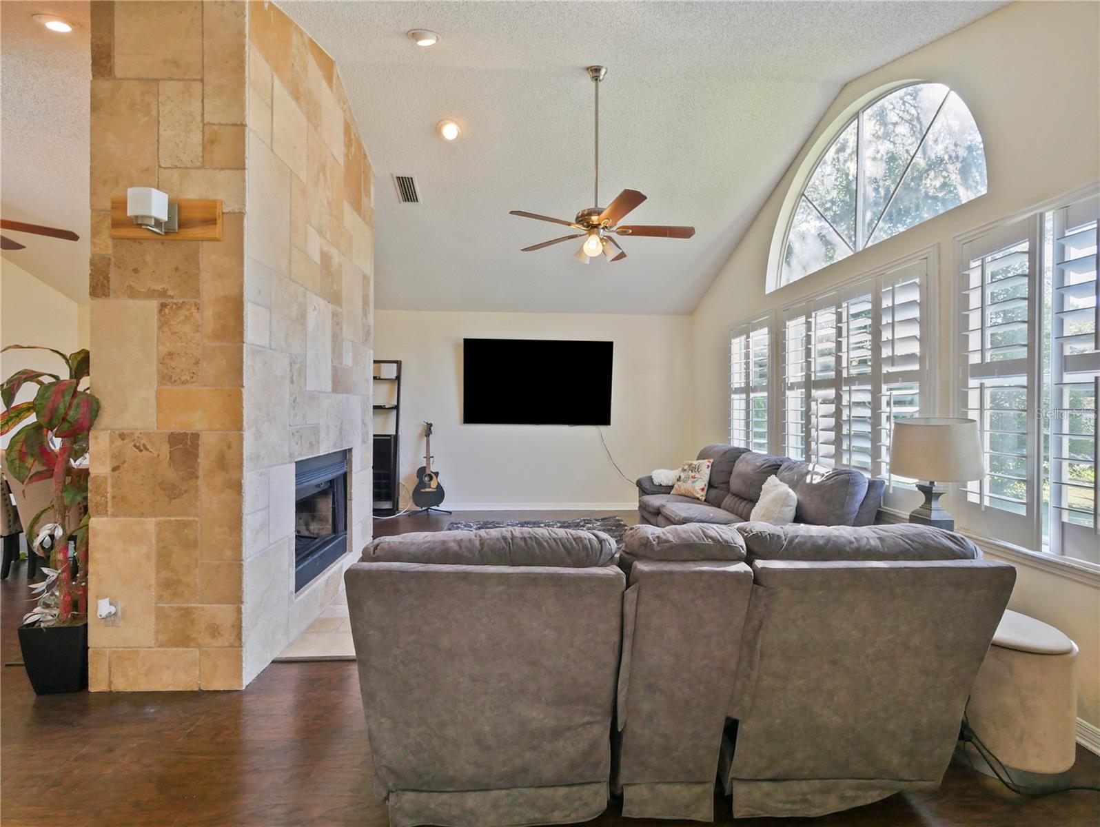 LAKE MARY WOODS - Residential