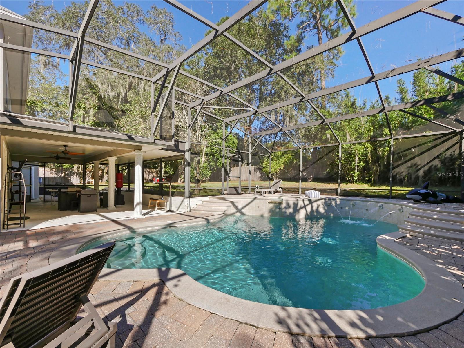 LAKE MARY WOODS - Residential