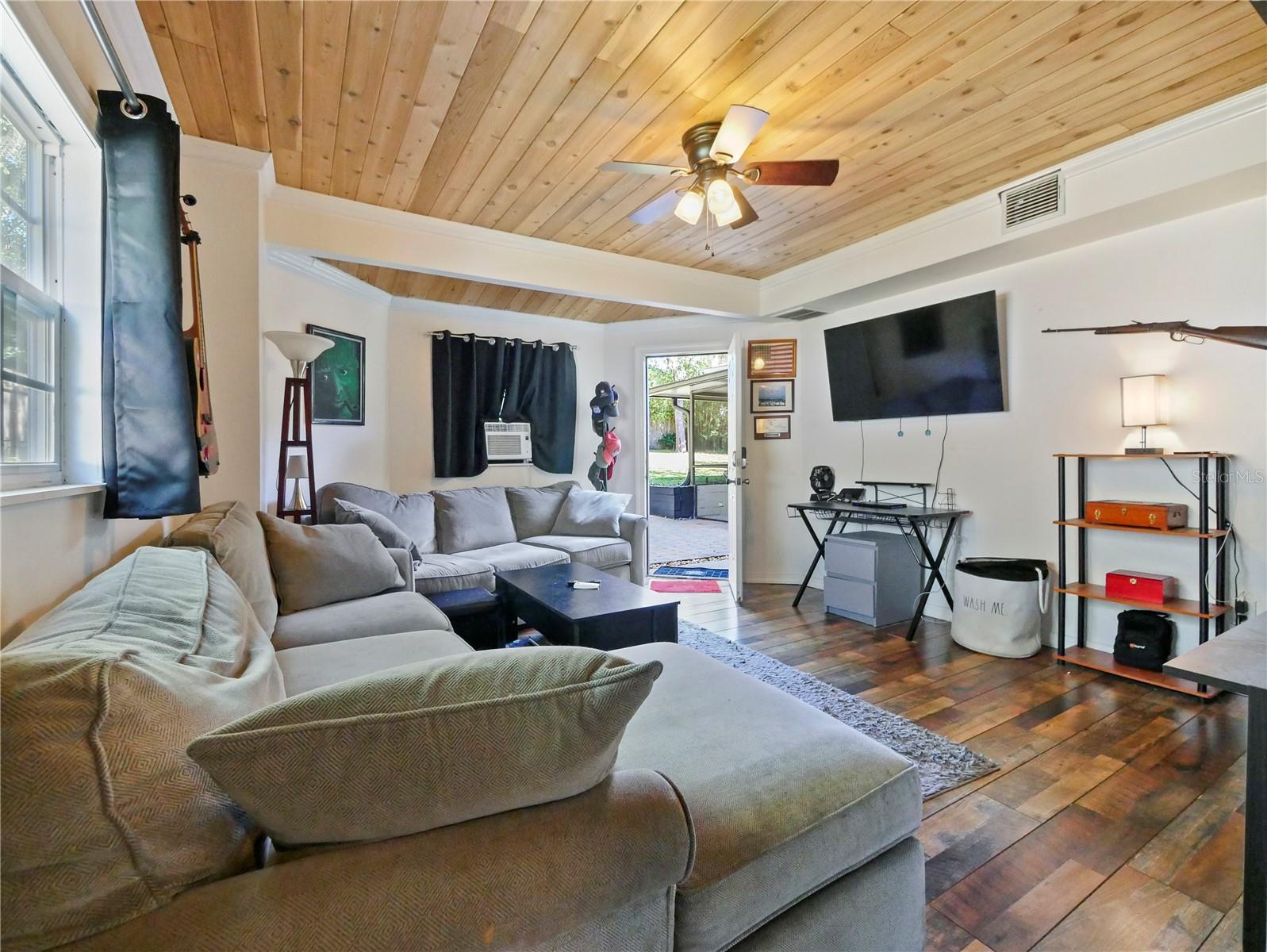 LAKE MARY WOODS - Residential