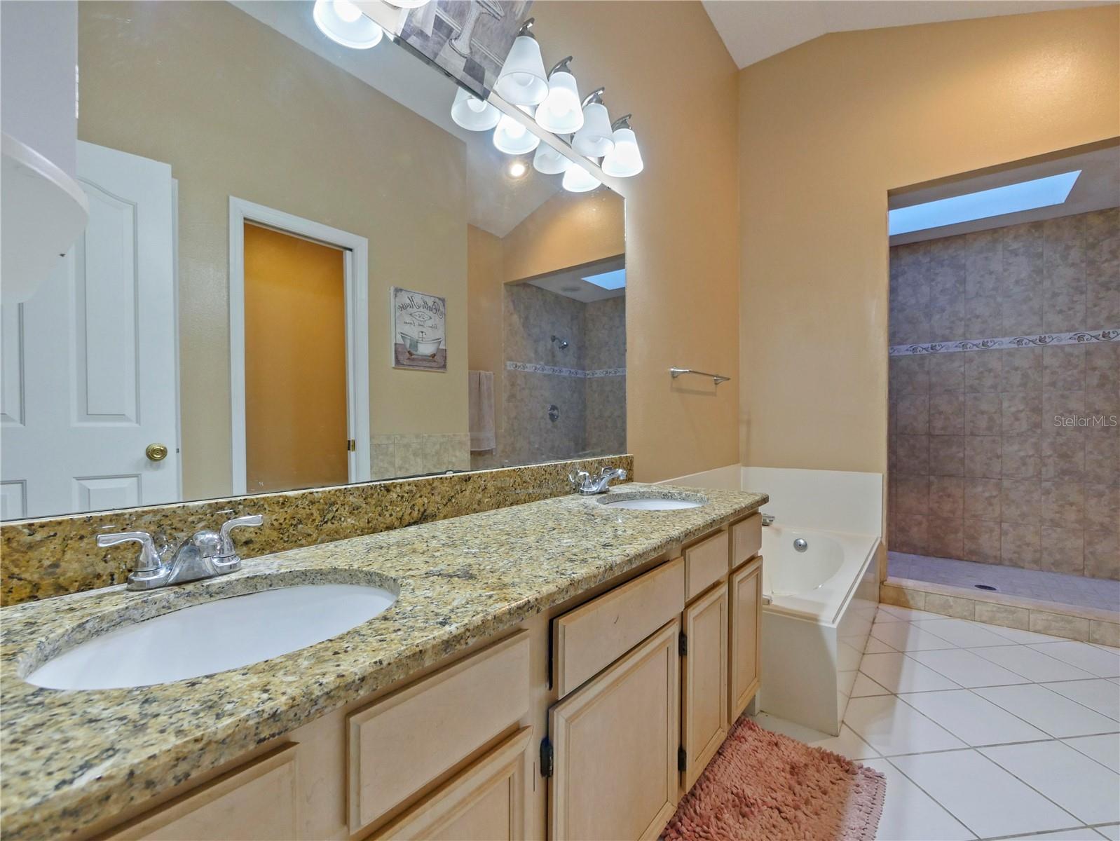 LAKE MARY WOODS - Residential