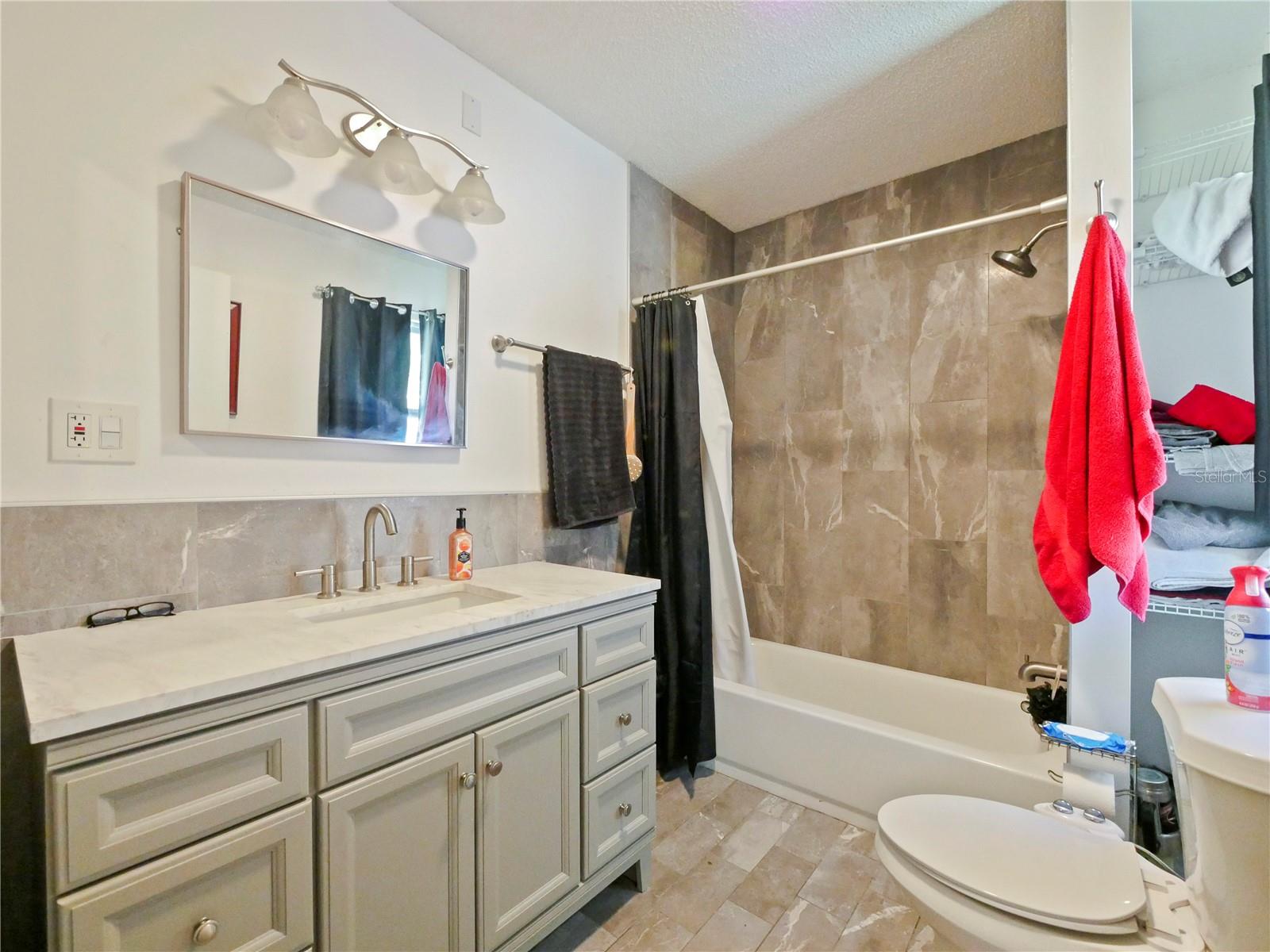 LAKE MARY WOODS - Residential