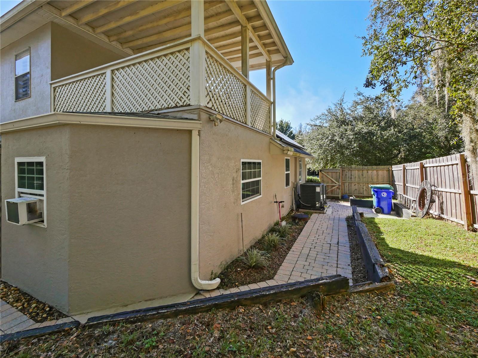 LAKE MARY WOODS - Residential