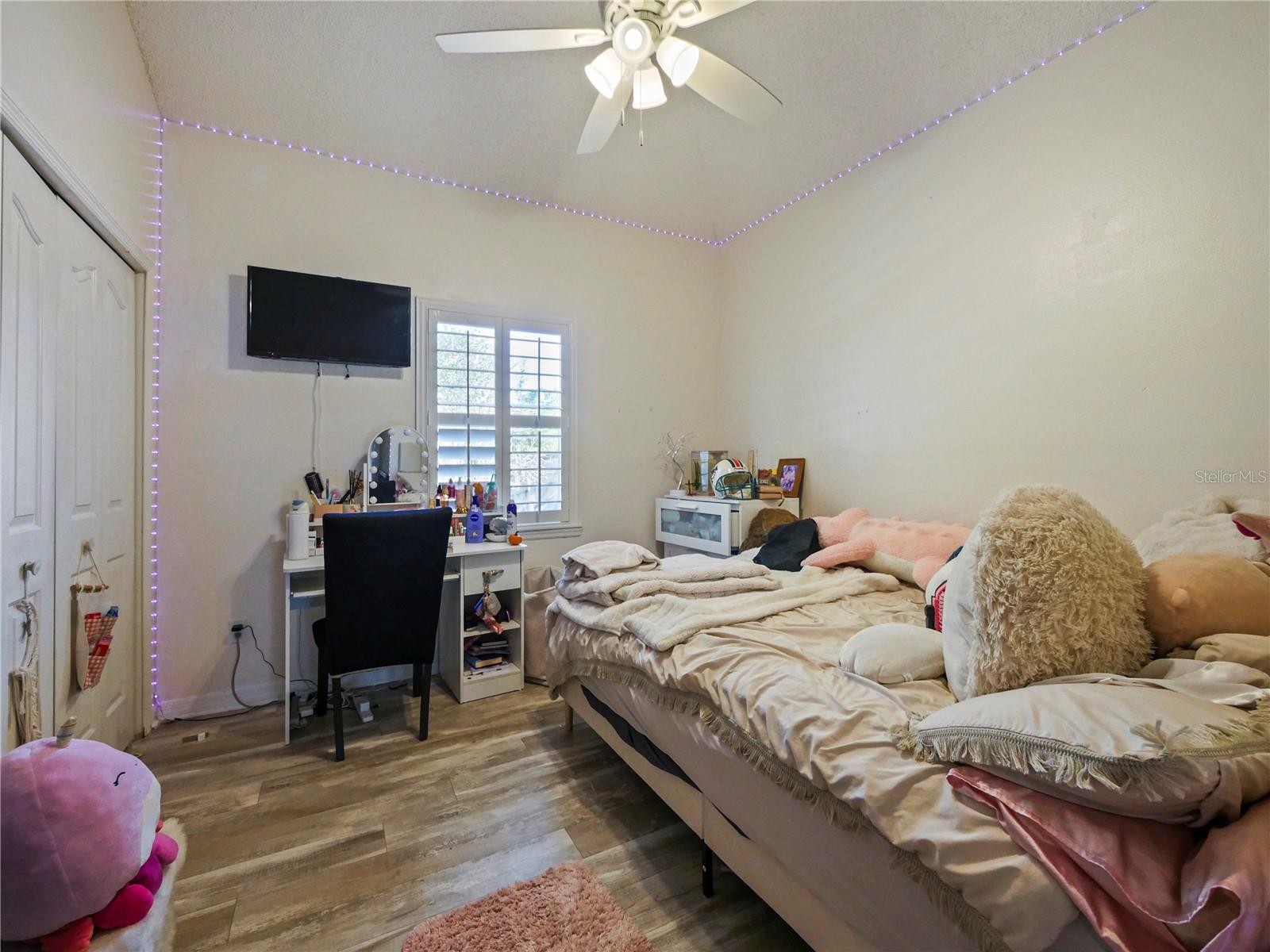 LAKE MARY WOODS - Residential