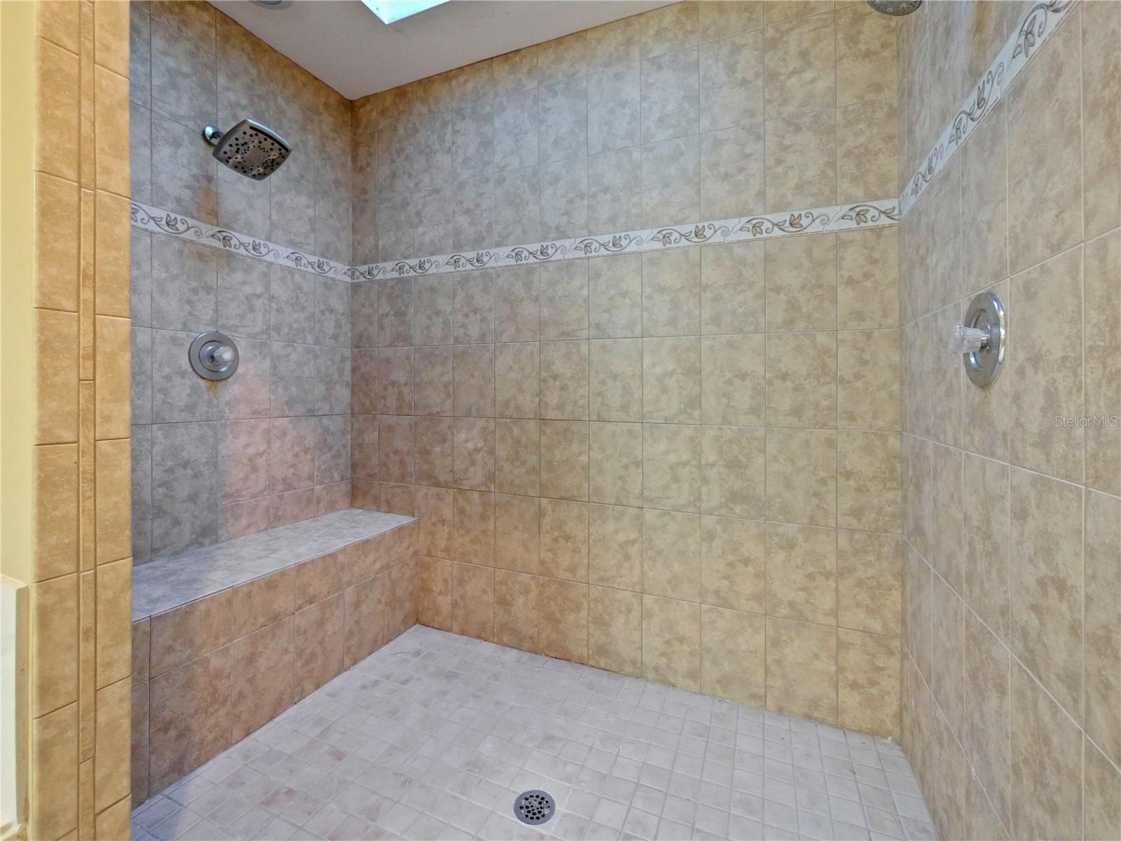 LAKE MARY WOODS - Residential