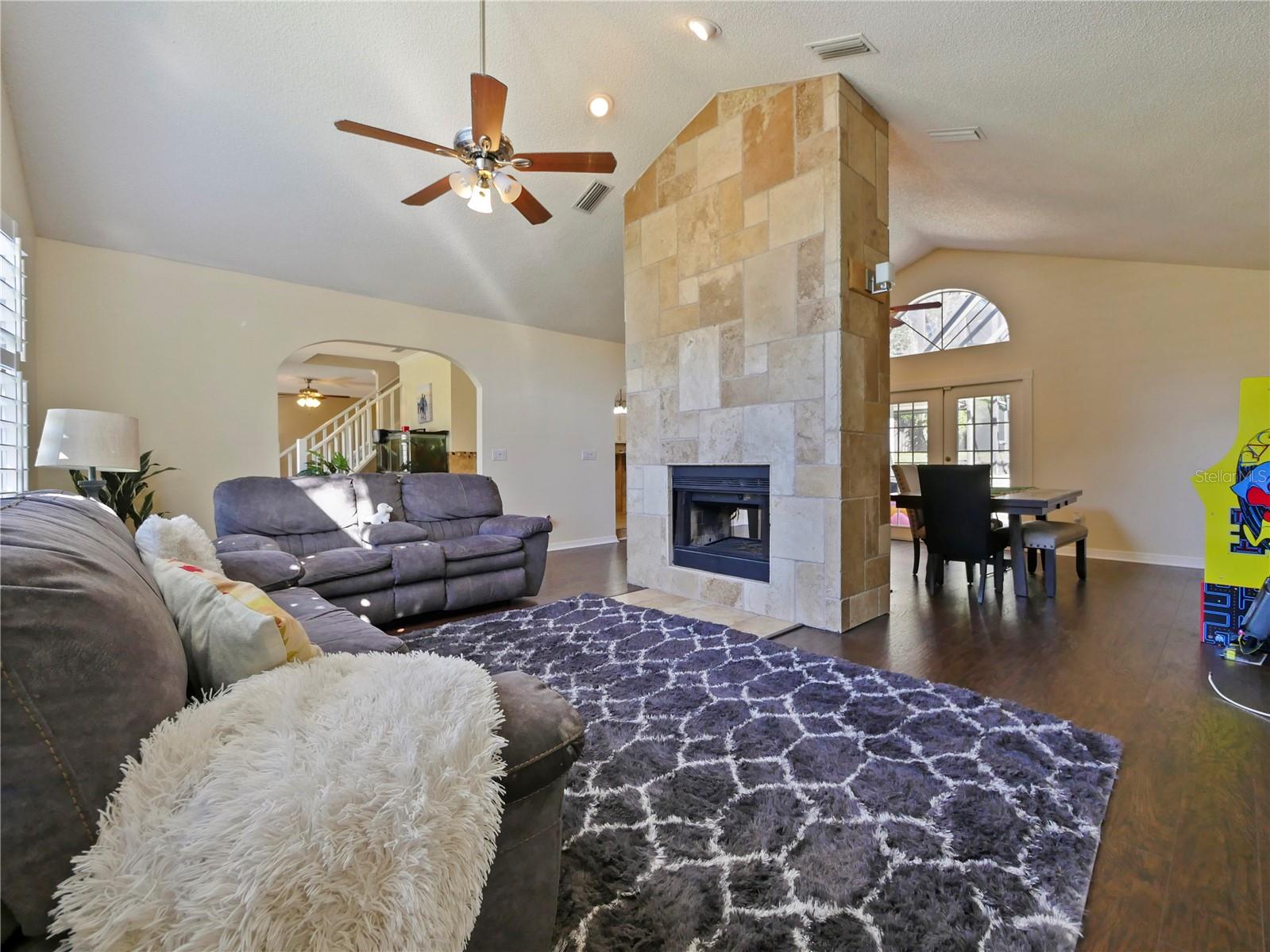 LAKE MARY WOODS - Residential