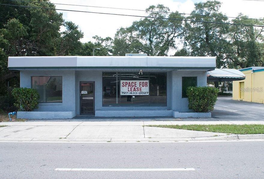 Excellent location on the way to Clw Beach! Add'l parking in the rear; current vanilla box. Prior Gym, Coffee shop, drive-thru dry cleaning business. So many possibilities at this location! The lessor is motivated to lease to the right tenant and will offer incentives and assistance.