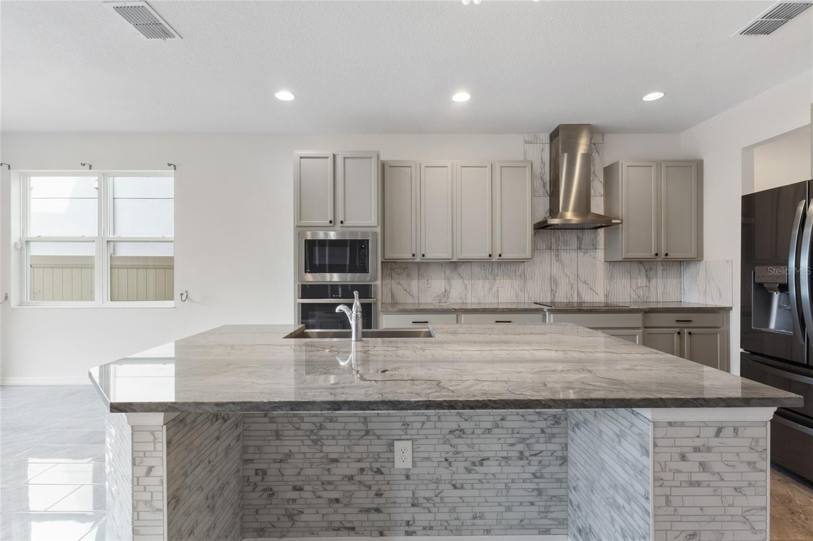 2556 LEYLAND CYPRESS LANE