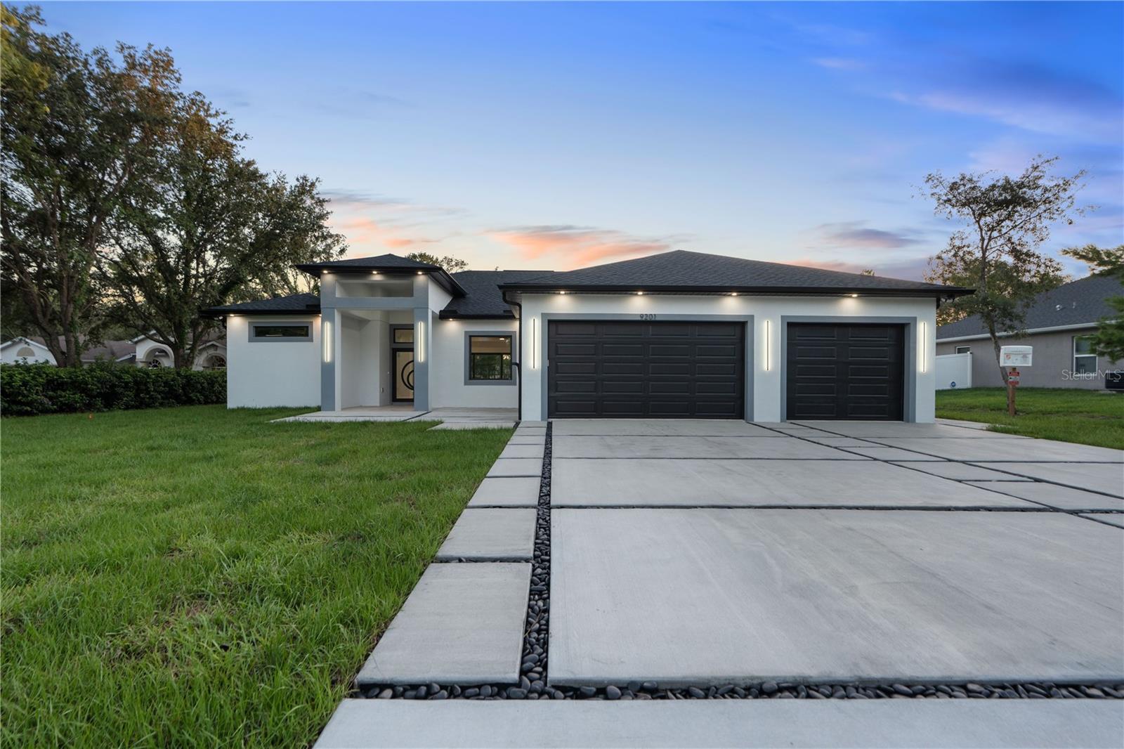 ROYAL HIGHLANDS - Residential