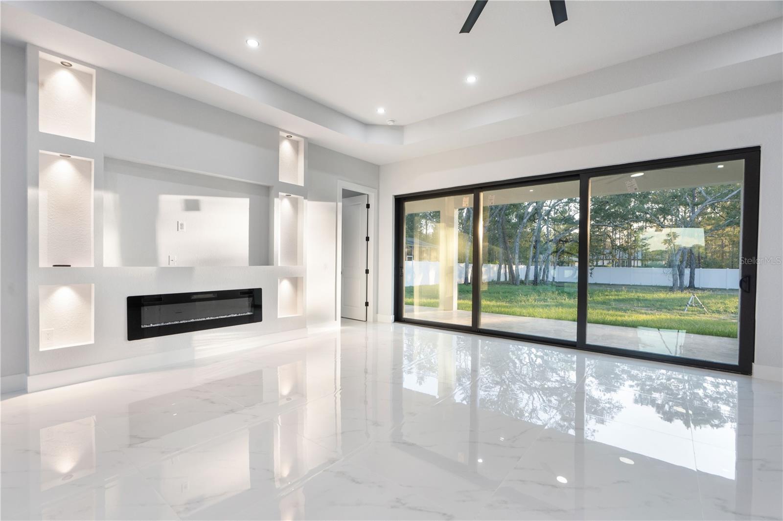 ROYAL HIGHLANDS - Residential