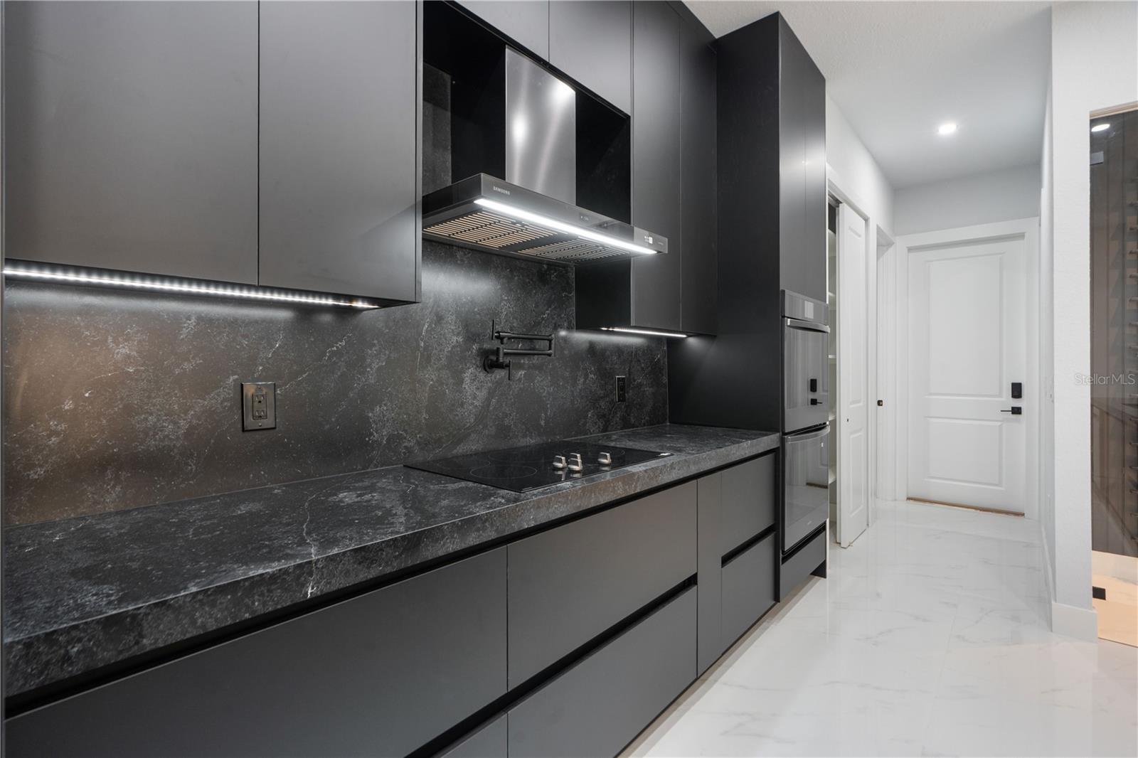 ROYAL HIGHLANDS - Residential