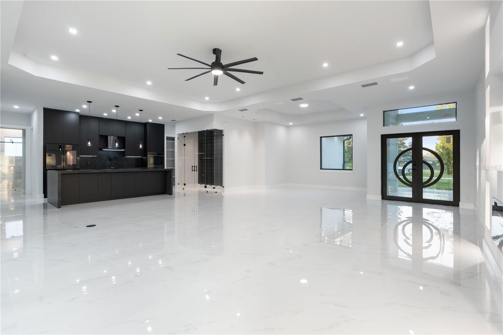 ROYAL HIGHLANDS - Residential