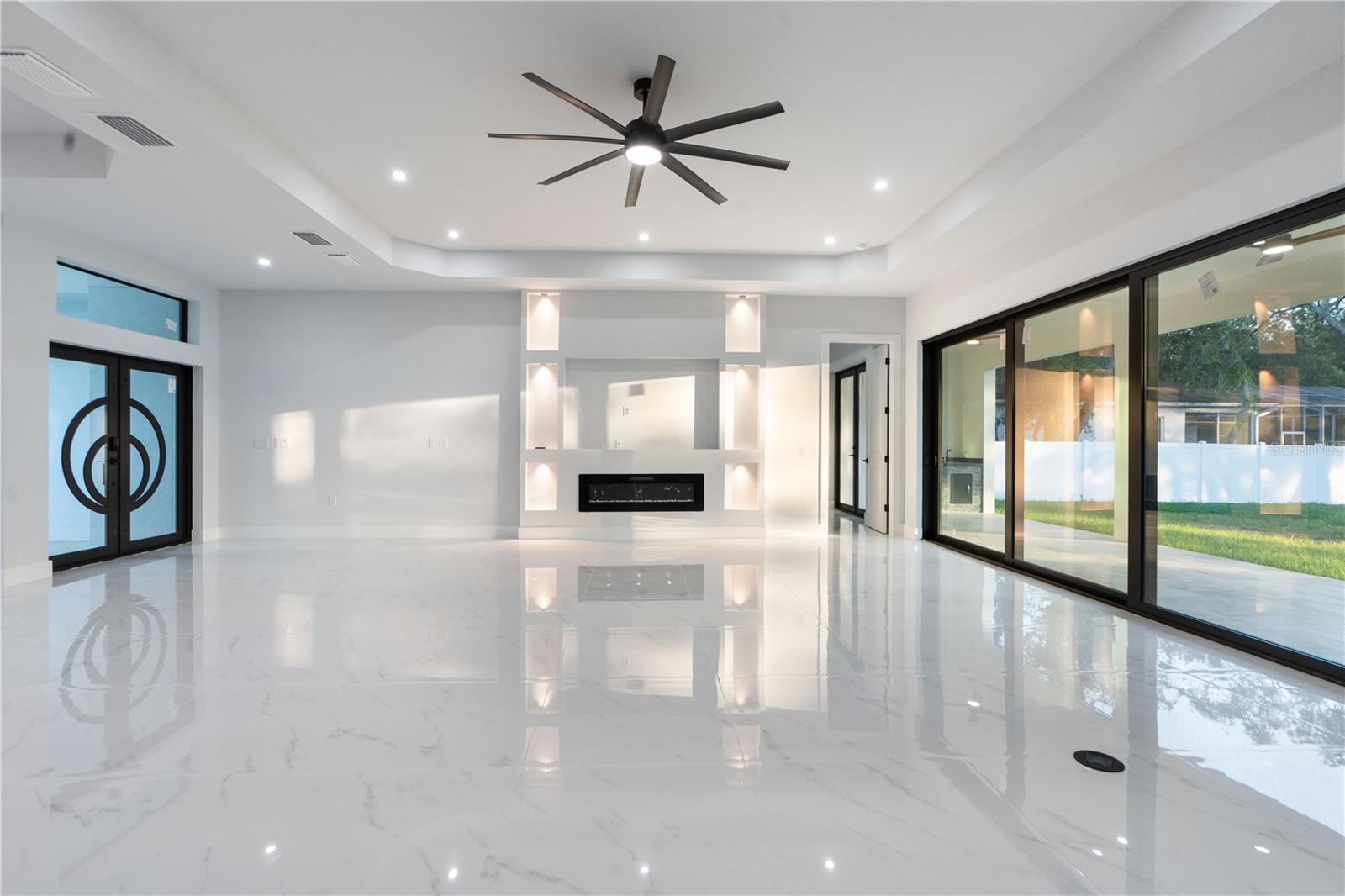 ROYAL HIGHLANDS - Residential