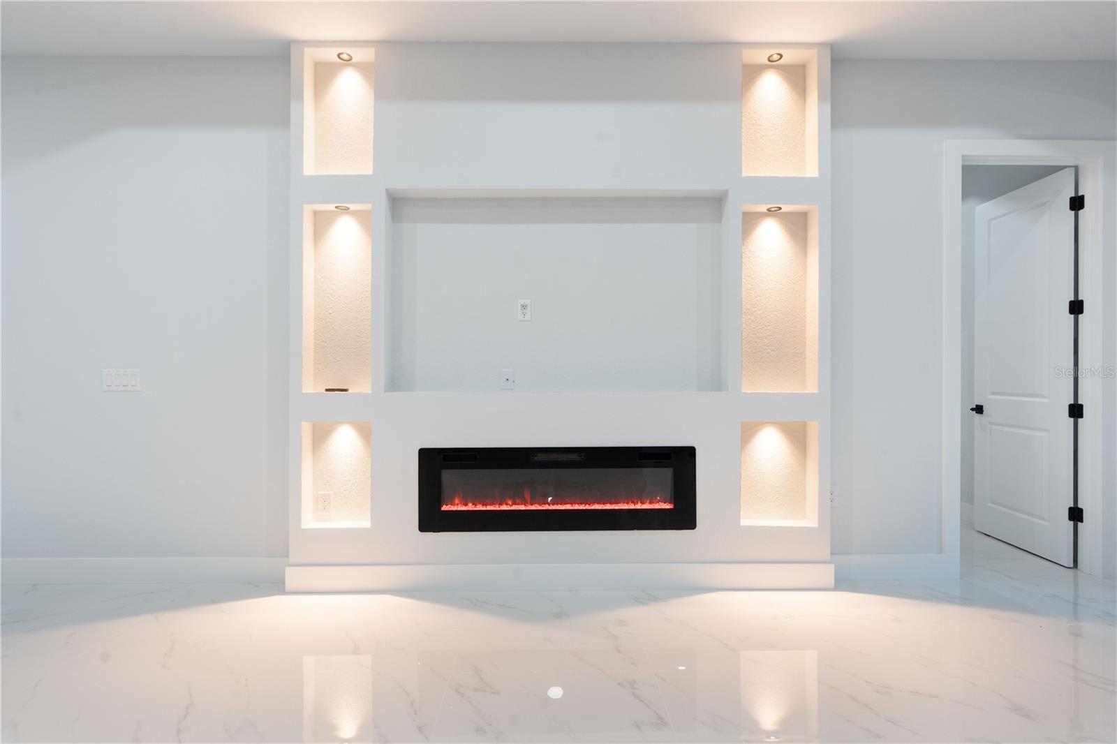 ROYAL HIGHLANDS - Residential