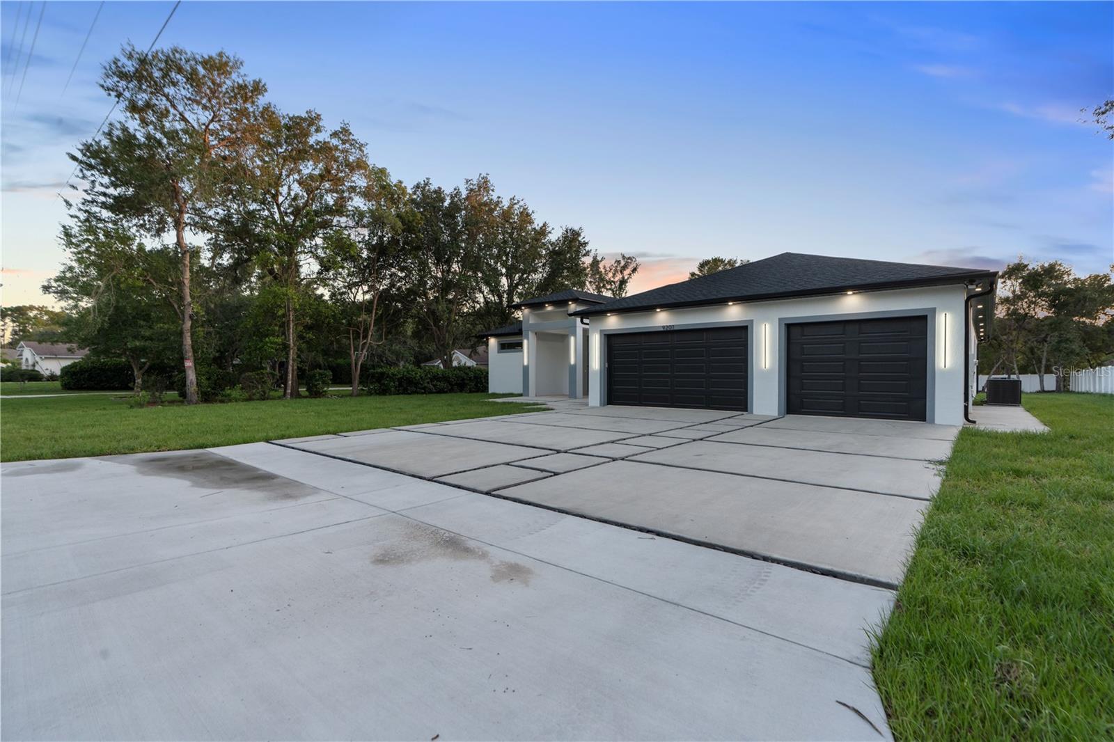 ROYAL HIGHLANDS - Residential