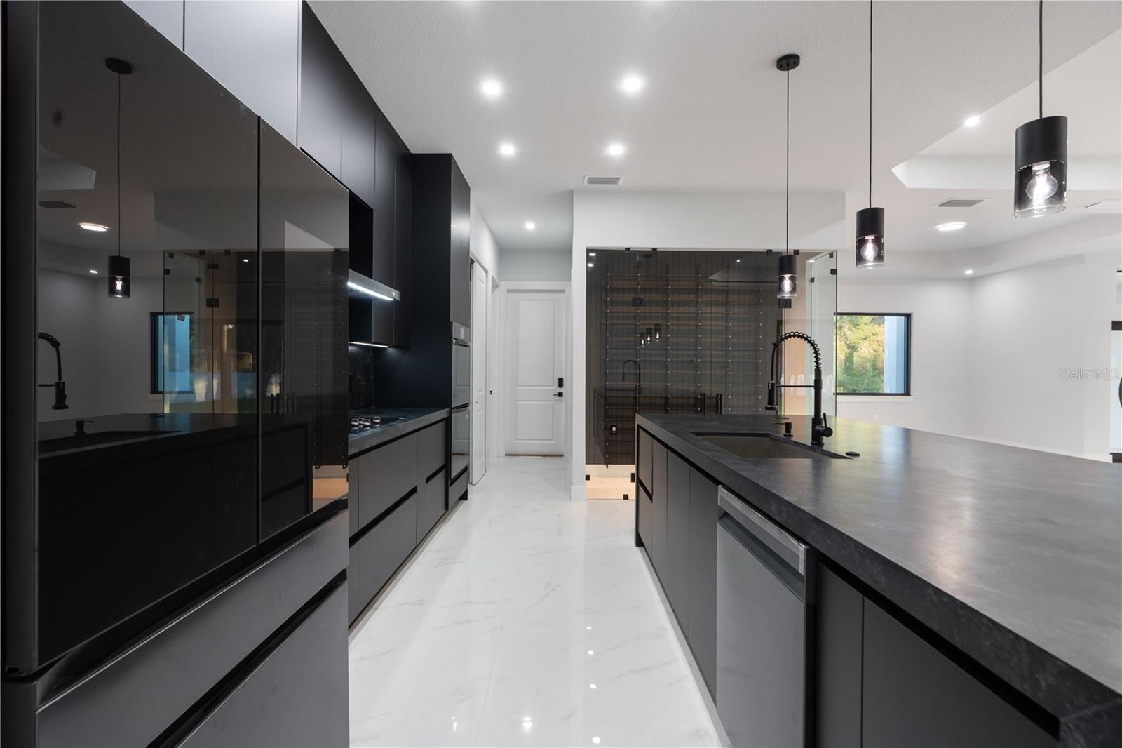 ROYAL HIGHLANDS - Residential