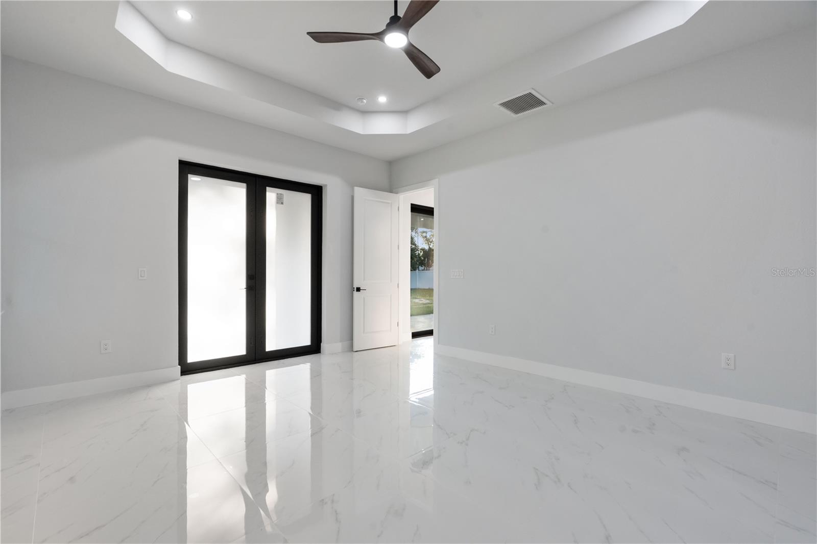 ROYAL HIGHLANDS - Residential