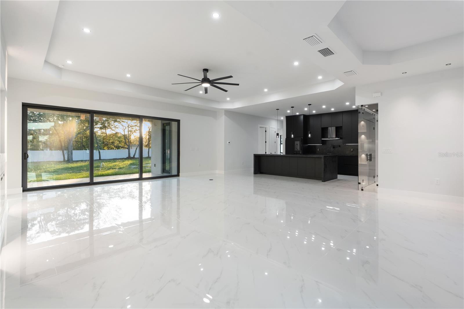 ROYAL HIGHLANDS - Residential